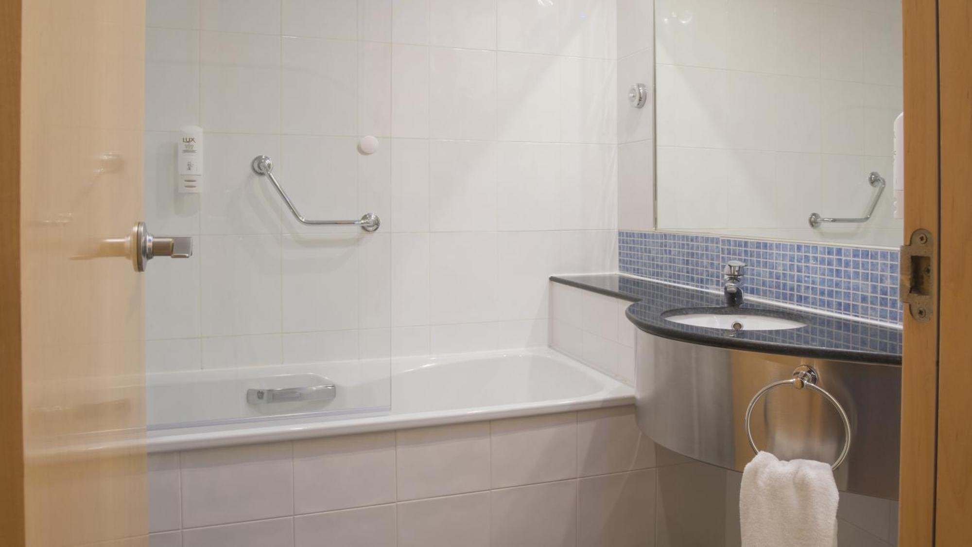 Holiday Inn Express Madrid-Getafe By Ihg Zewnętrze zdjęcie