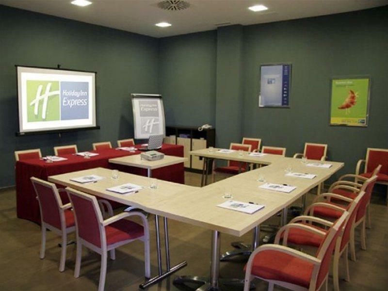 Holiday Inn Express Madrid-Getafe By Ihg Zewnętrze zdjęcie